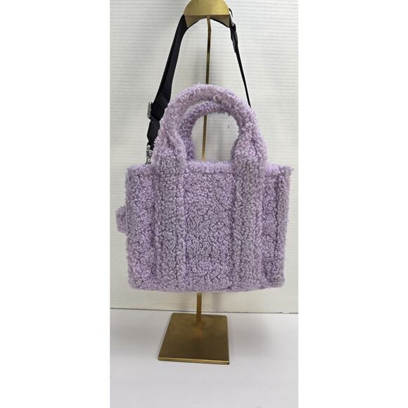 Marc Jacobs The Teddy Mini Tote Shoulder in lilac color. - Picture 2 of 9